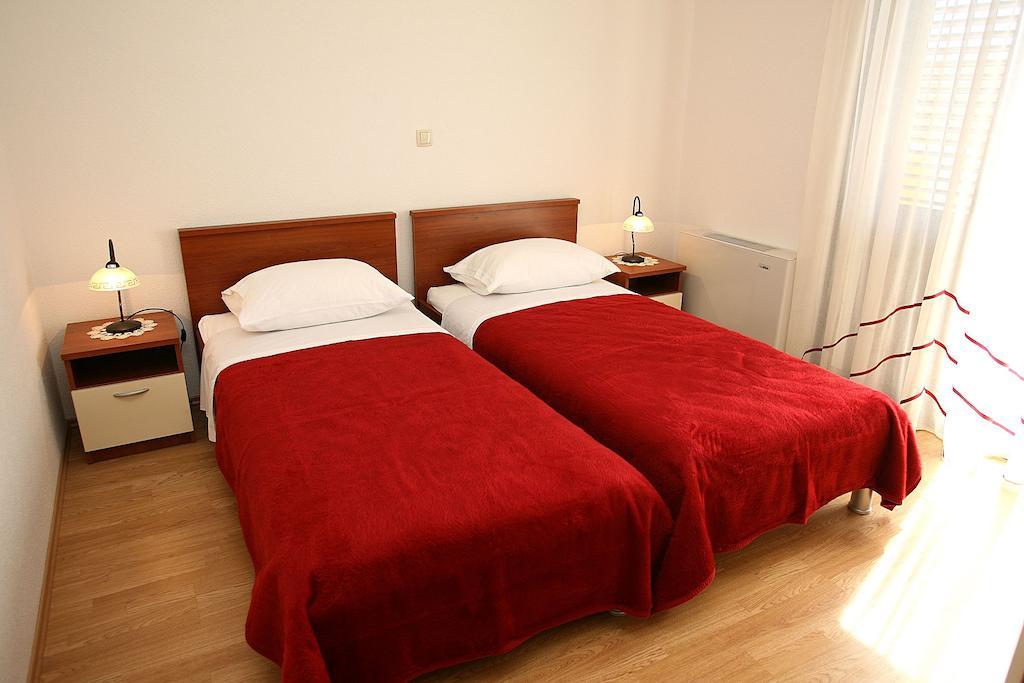 Apartments Ivona 2 Trogir Kültér fotó