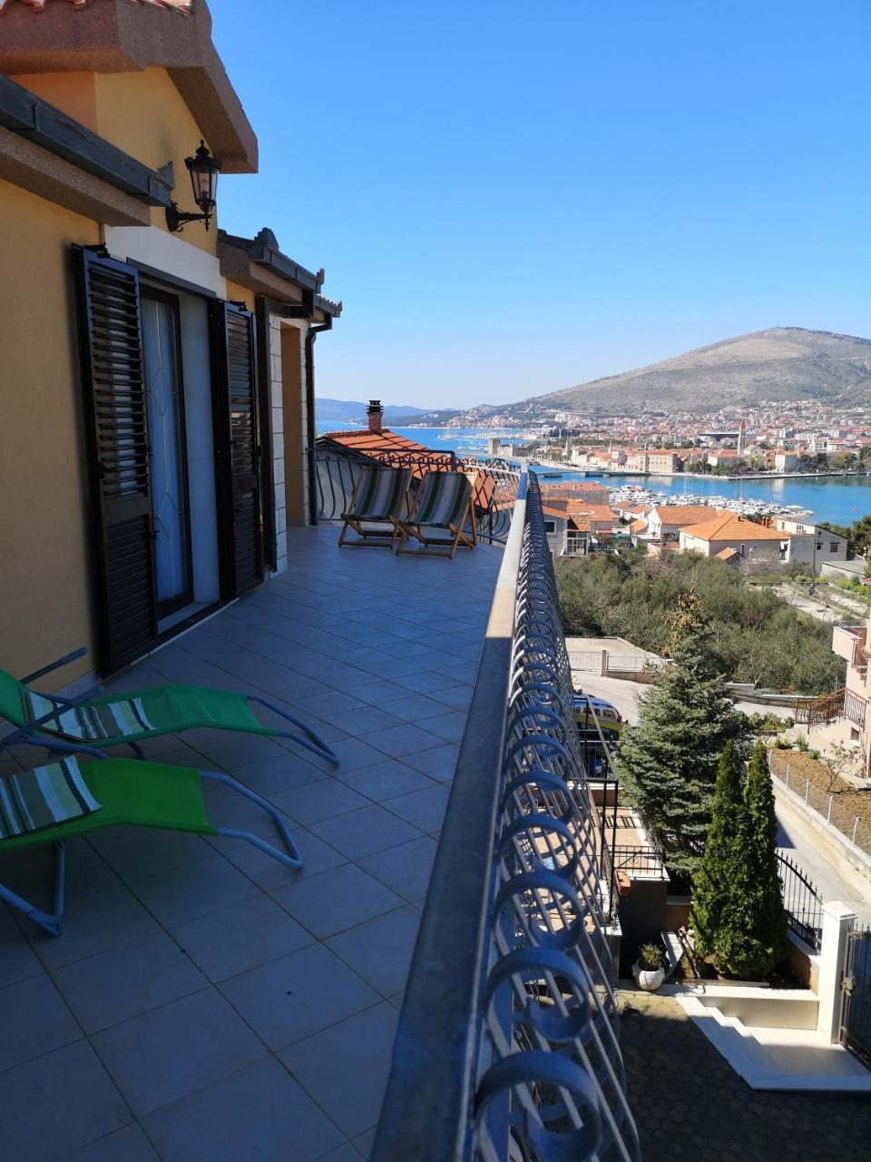 Apartments Ivona 2 Trogir Kültér fotó
